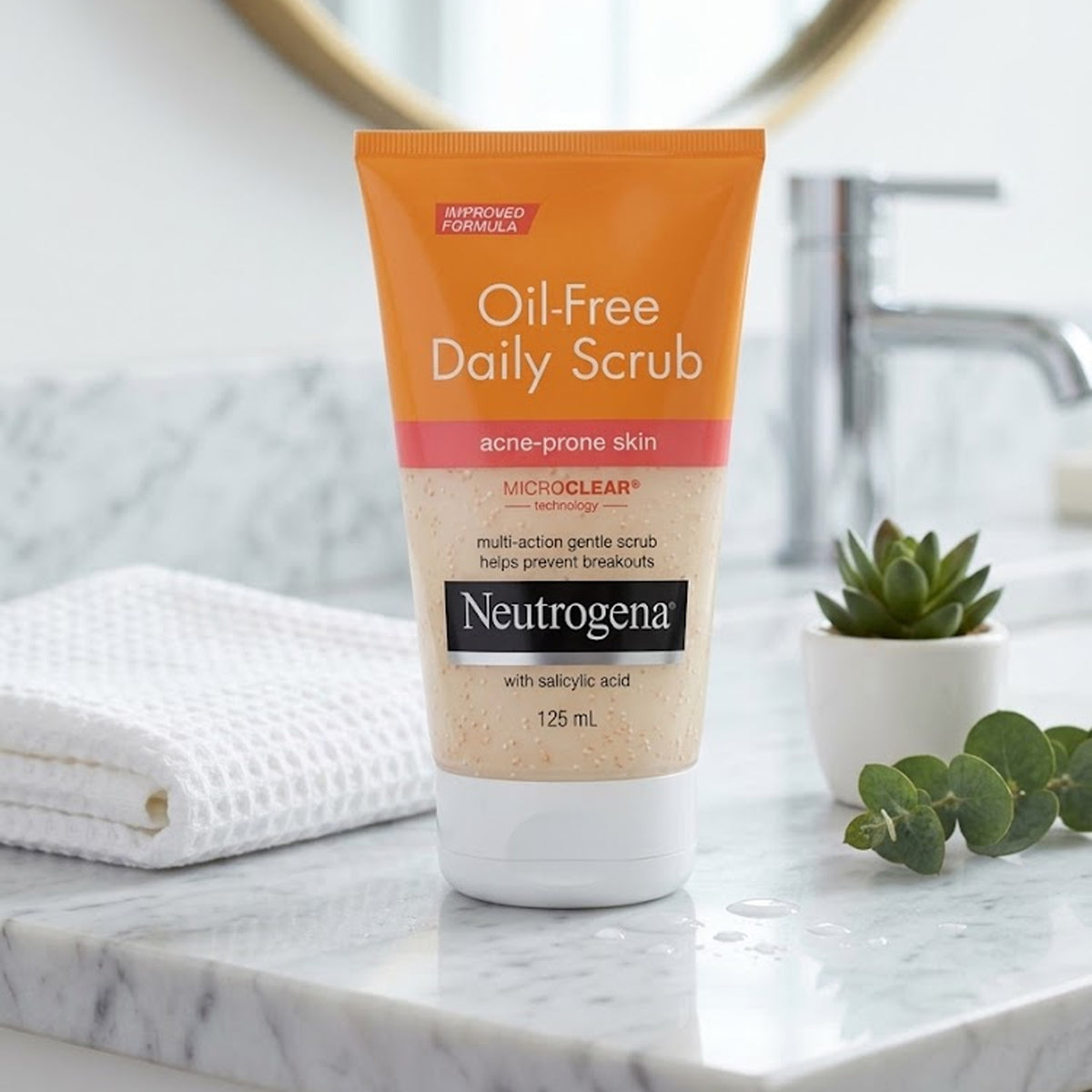 Neutrogena - Oil-Free Daily Scrub With Salicylic Acid For Acne-Prone Skin - 125ml (USA)