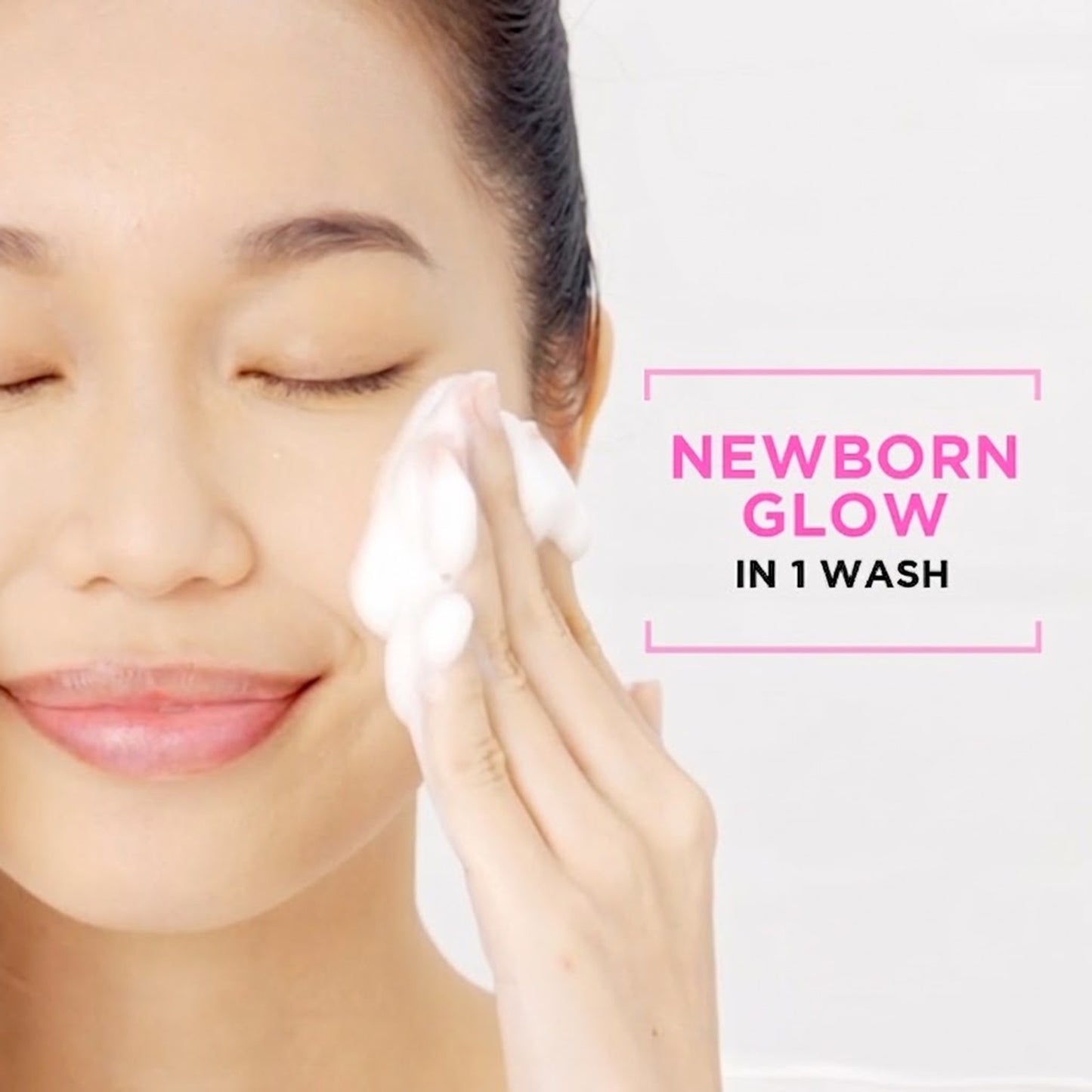 Garnier - Sakura Glow Hyaluron Face Wash Even For Sensitive Skin - 100ml (Indonesia)