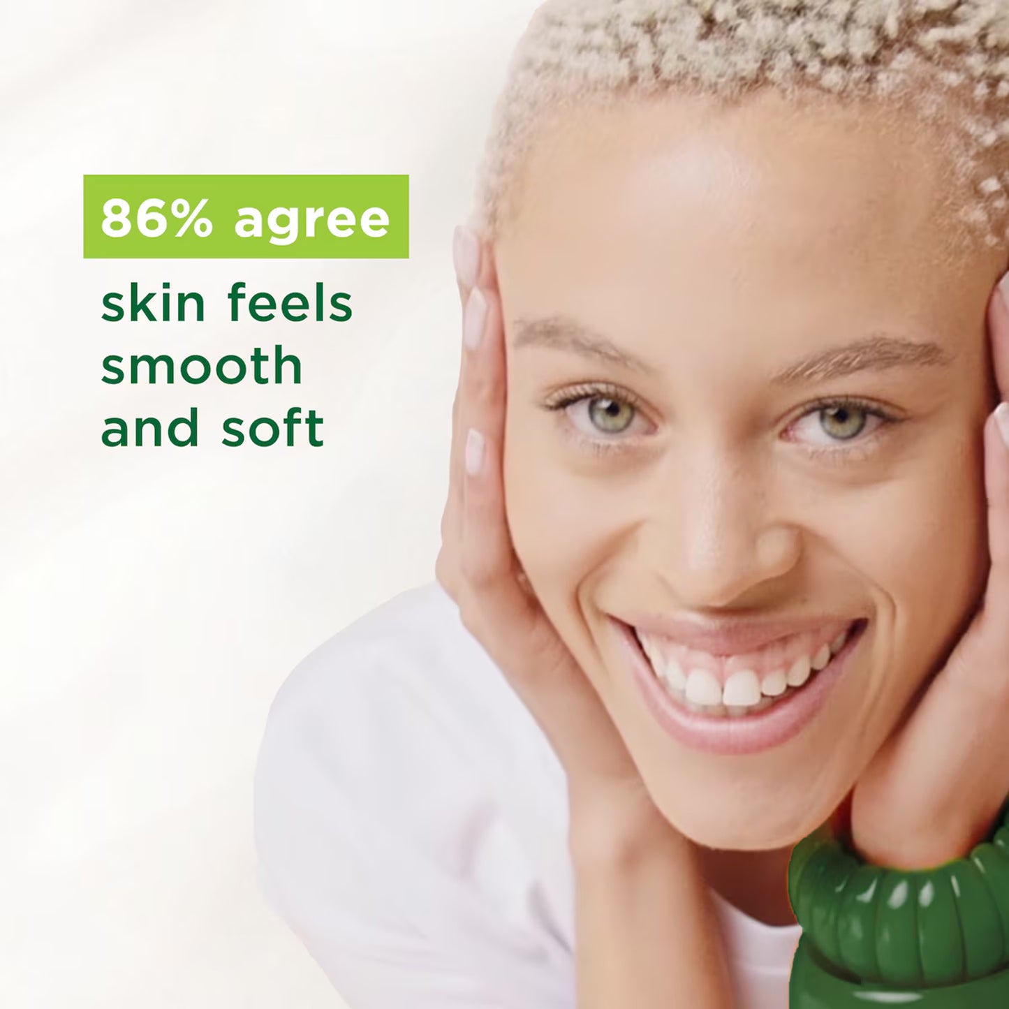 Simple - Kind To Skin 100% Soap Free Moisturizing Facial Wash With Pro-Vitamin B5+E - 150ml (Poland)
