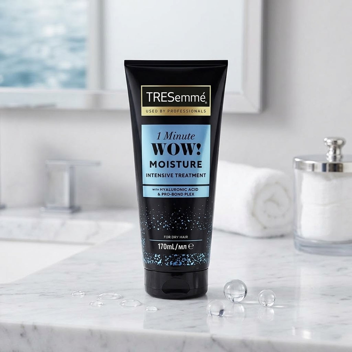 Tresemme - 1 Minute WOW Moisture Intensive Treatment With Hyaluronic Acid & Pro-Bond Plex For Dry Hair - 170ml (Poland)