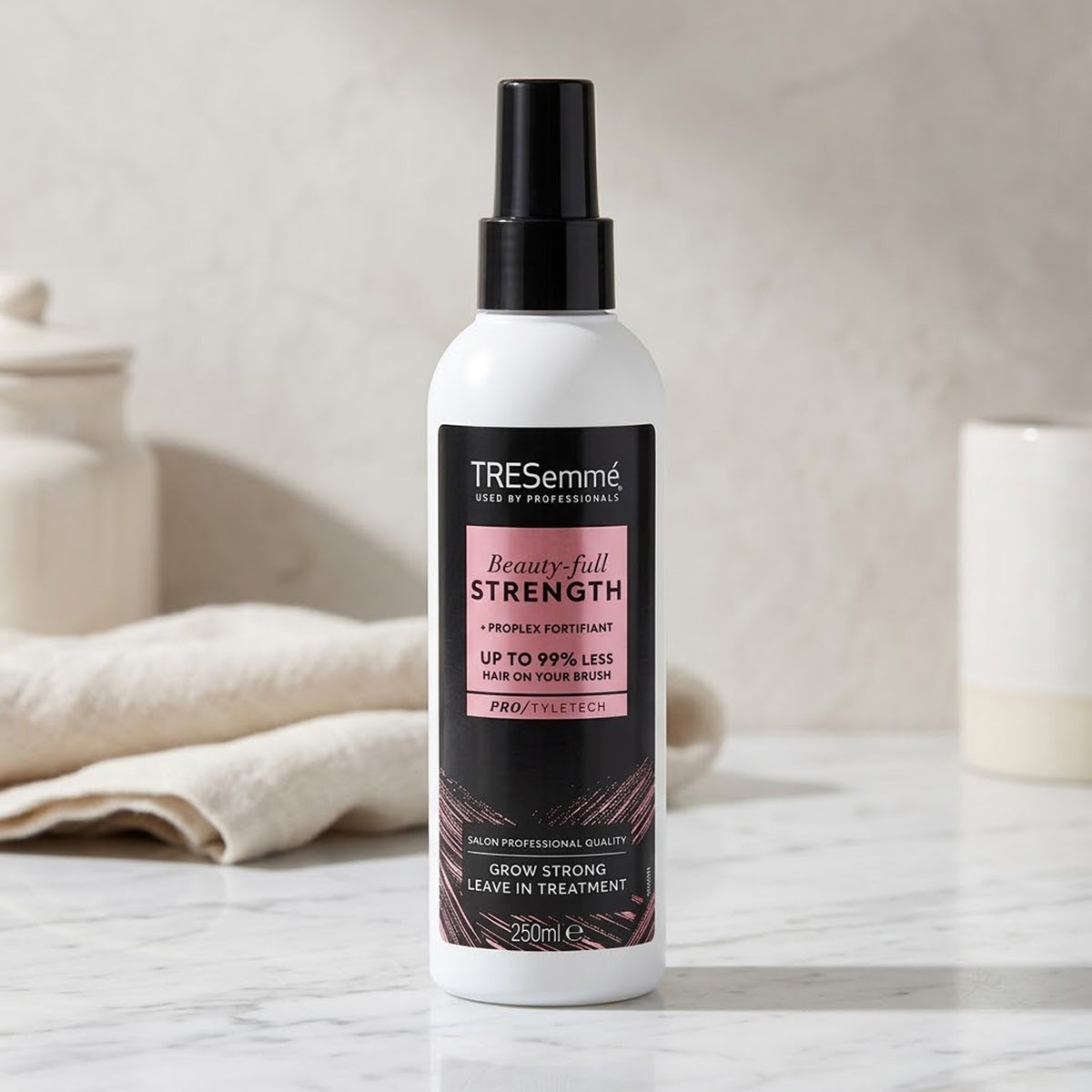 Tresemme - Beauty-Full Strength Grow Strong Leave-In Treatment - 200ml (Poland)