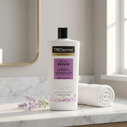 Tresemme - Biotin Repair + Biotin & Pro-Bond Plex Conditioner - 685ml (Poland)