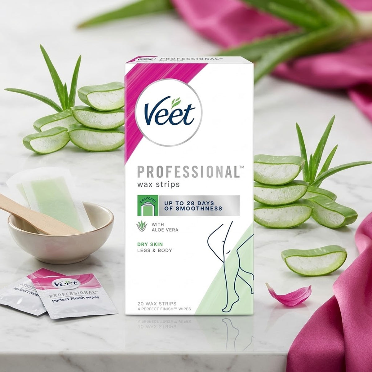 Veet - Professional Wax Strips With Aloe Vera For Dry Skin - 20 Wax Strips (France)